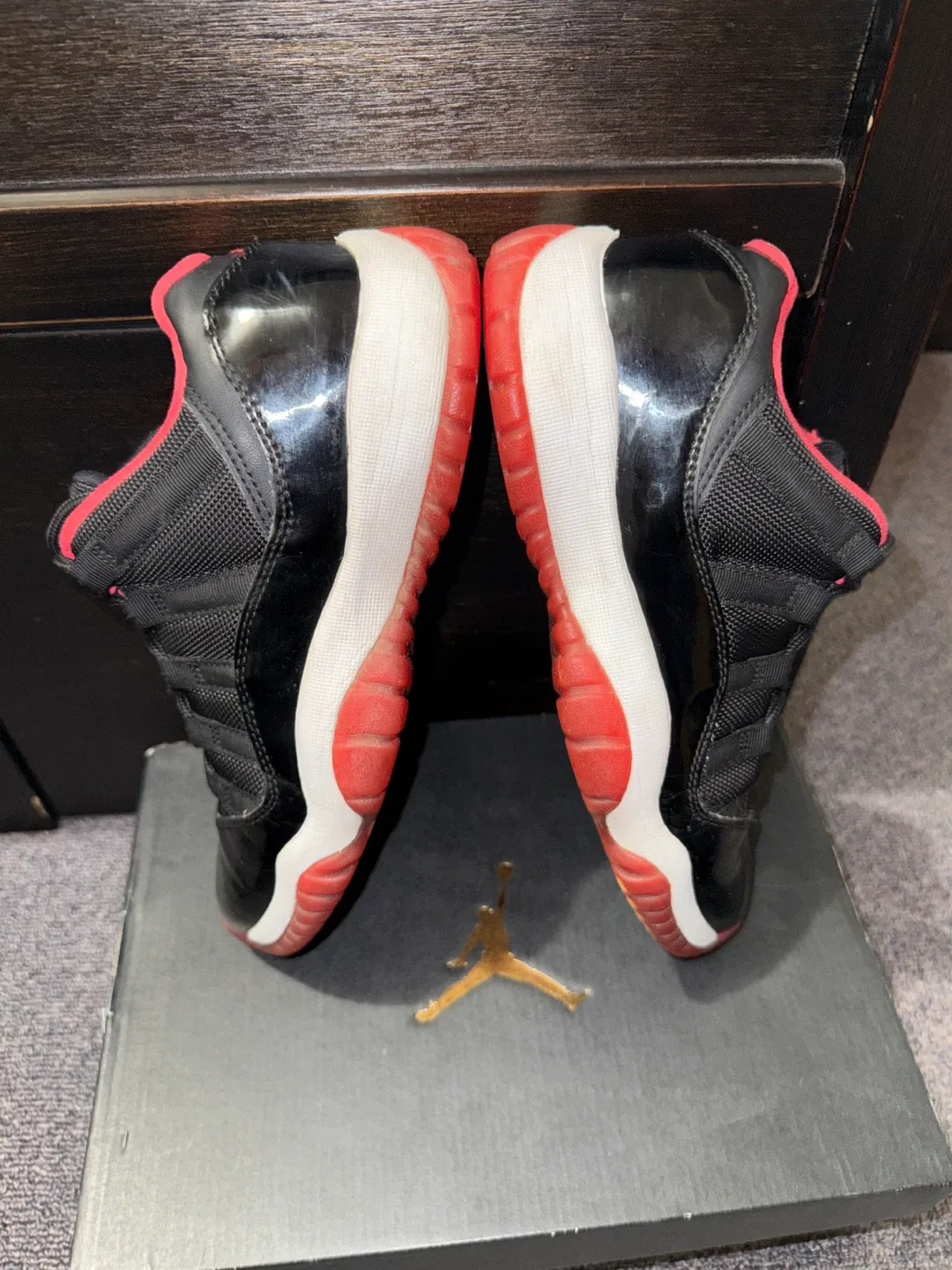 Air Jordan 11 Retro Low Black/Red image indicator(3)