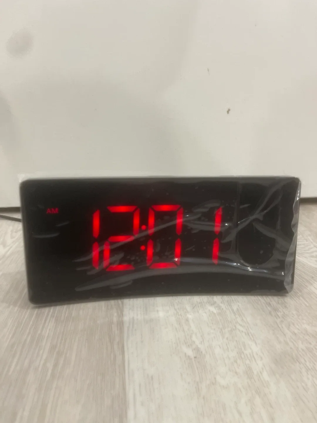 LED Projection Alarm Clock - Model HM472A
