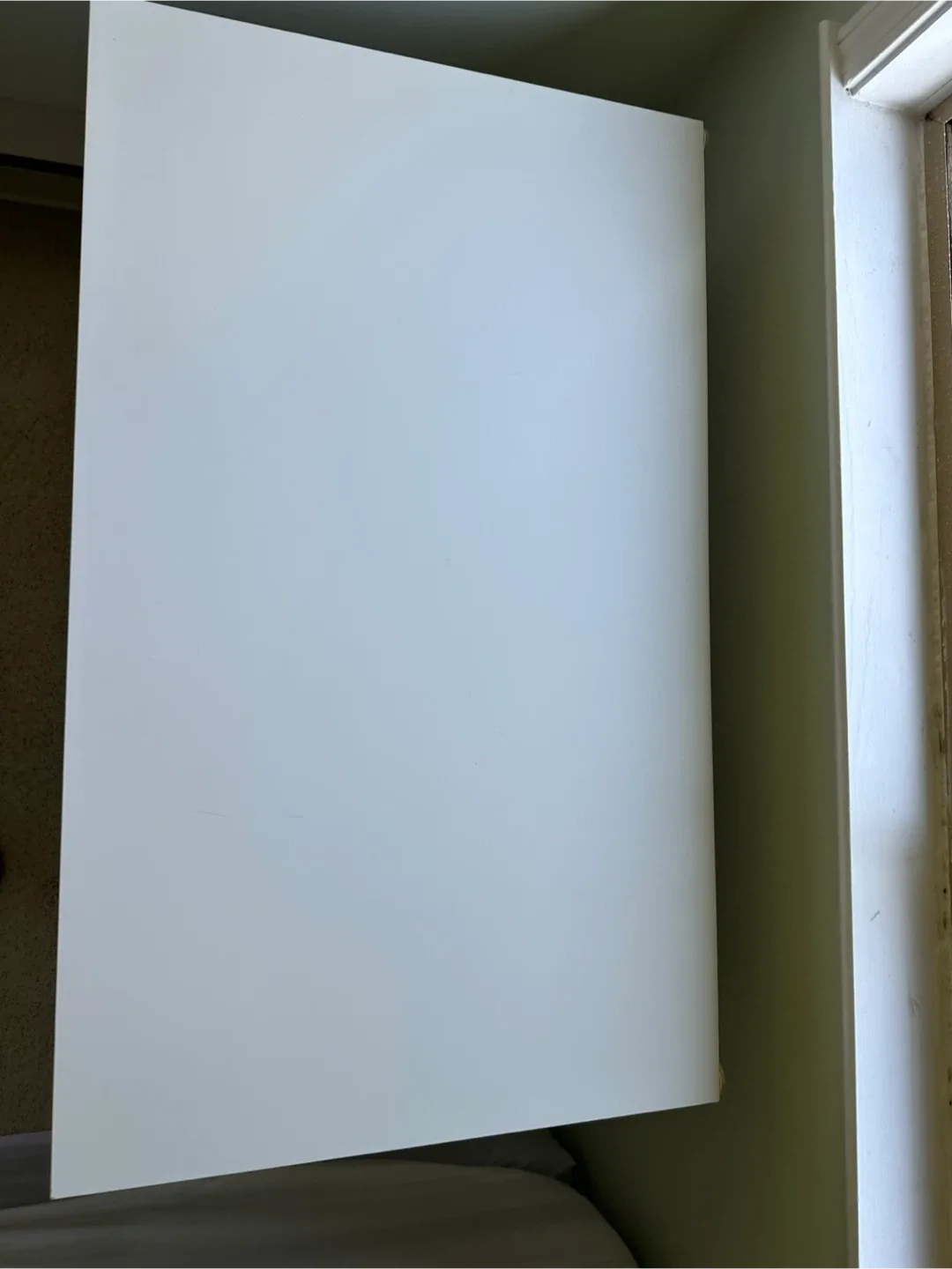 White Desk (IKEA) image indicator(3)