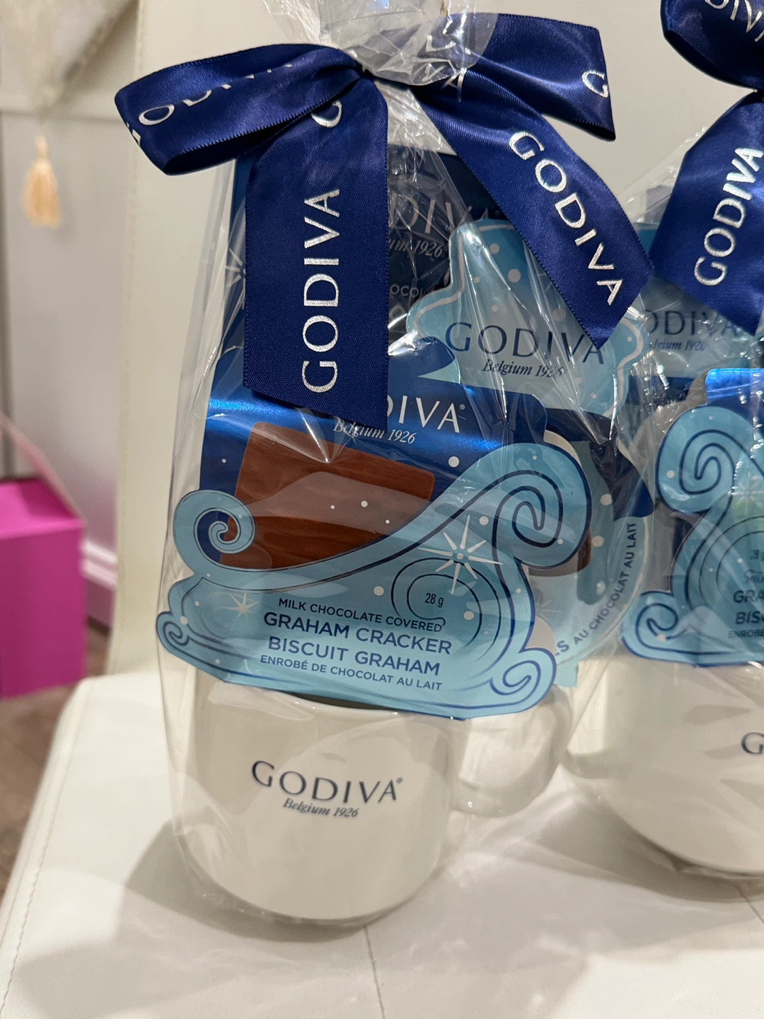 Holiday Gift-Godiva Hot Cocoa Mug Set with Graham Crackers - photo 2