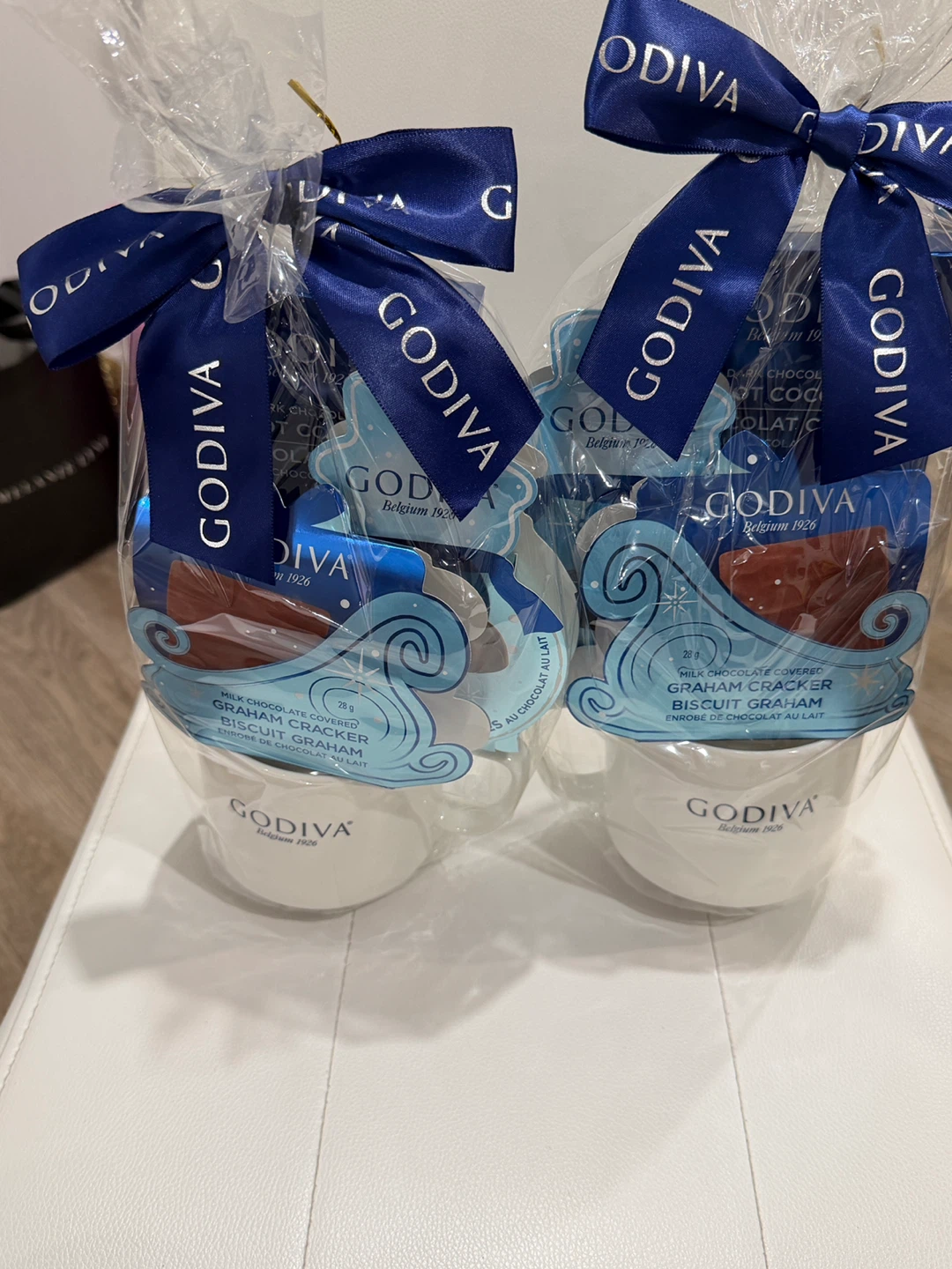 Holiday Gift-Godiva Hot Cocoa Mug Set with Graham Crackers