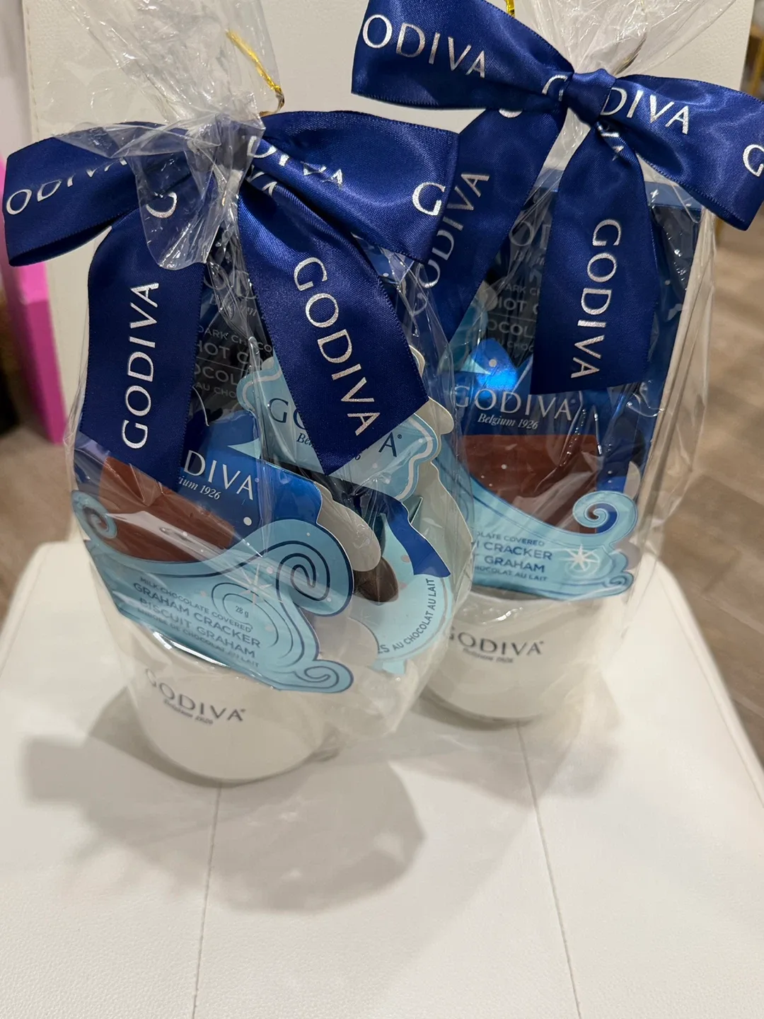 Holiday Gift-Godiva Hot Cocoa Mug Set with Graham Crackers image indicator(7)