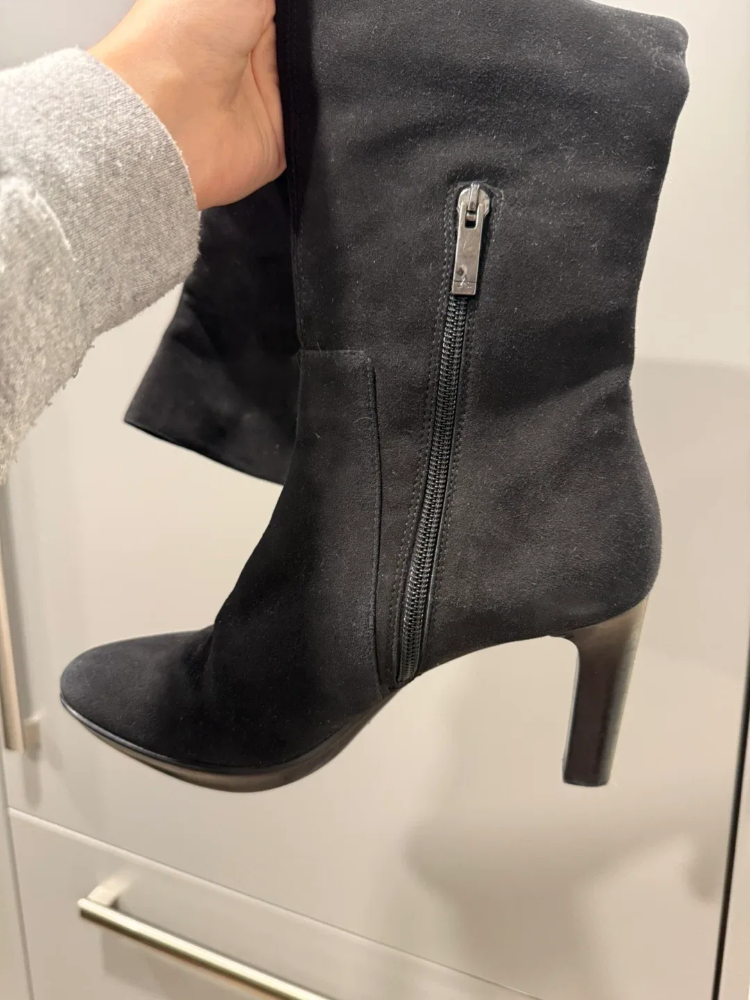 AQUATALIA Black Suede Boots - Size 7 image indicator(2)