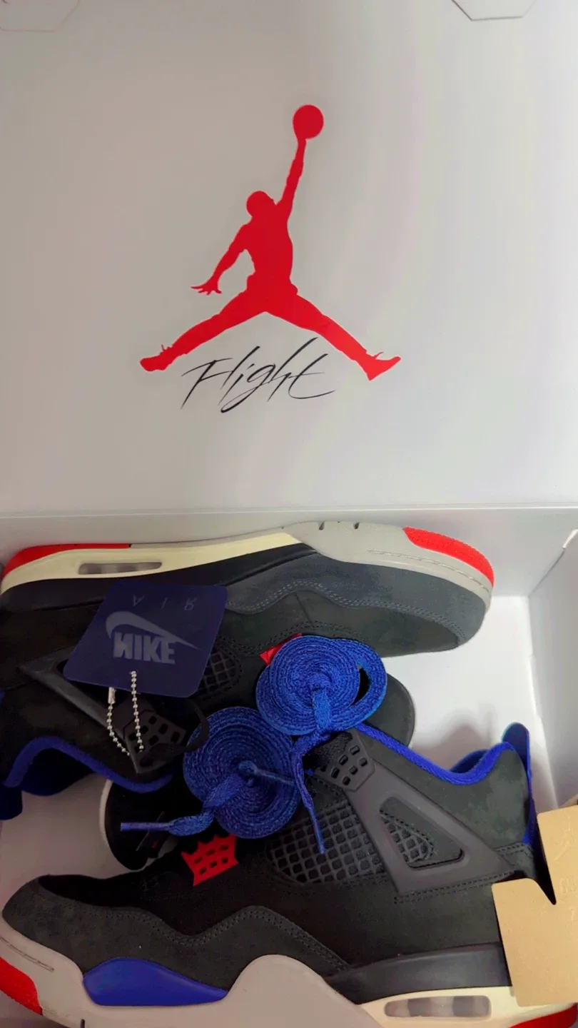 Nike Air Jordan 4 Retro Royalty image indicator(6)