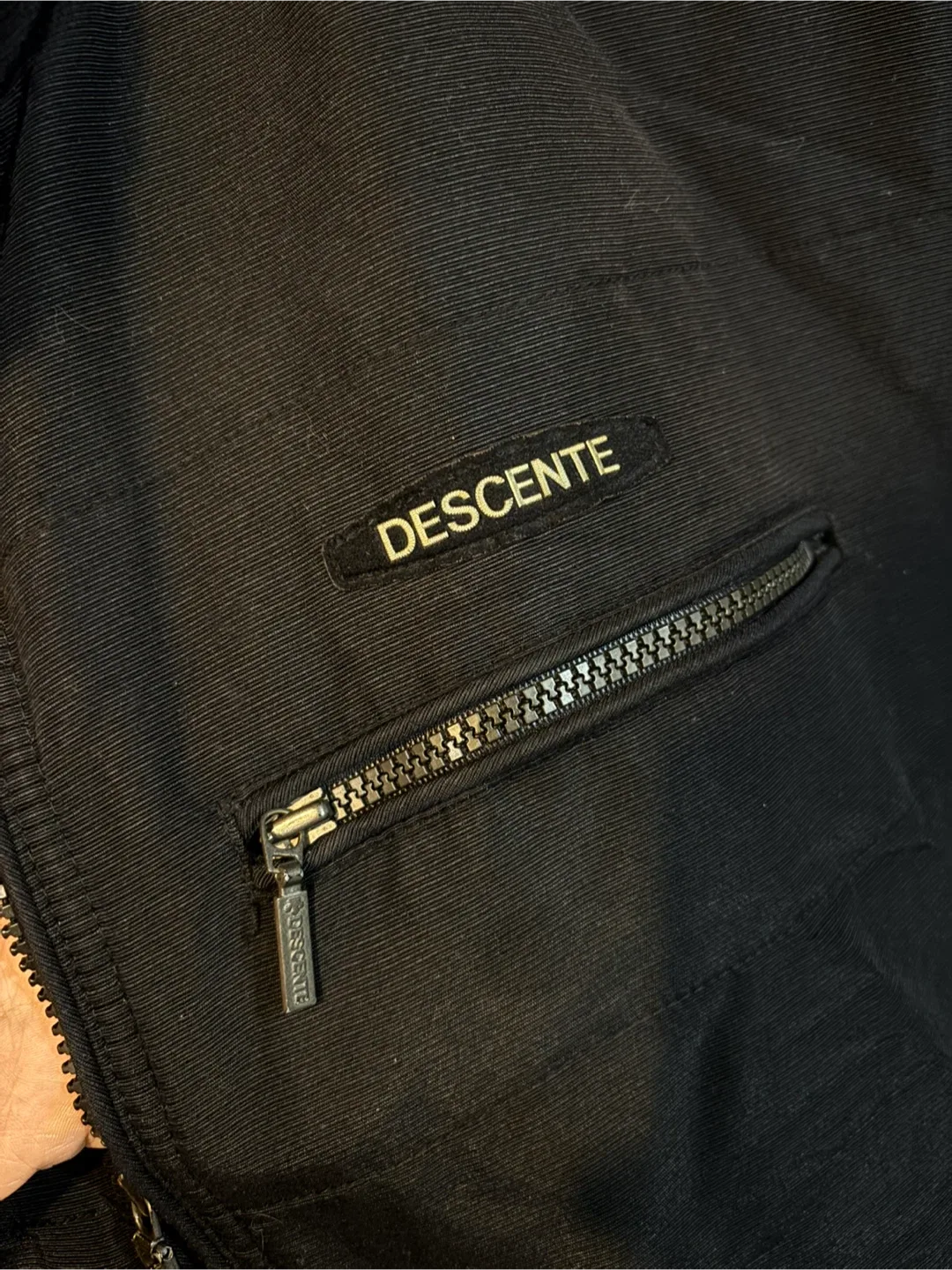Rare Descente Black Padded Vest image indicator(4)