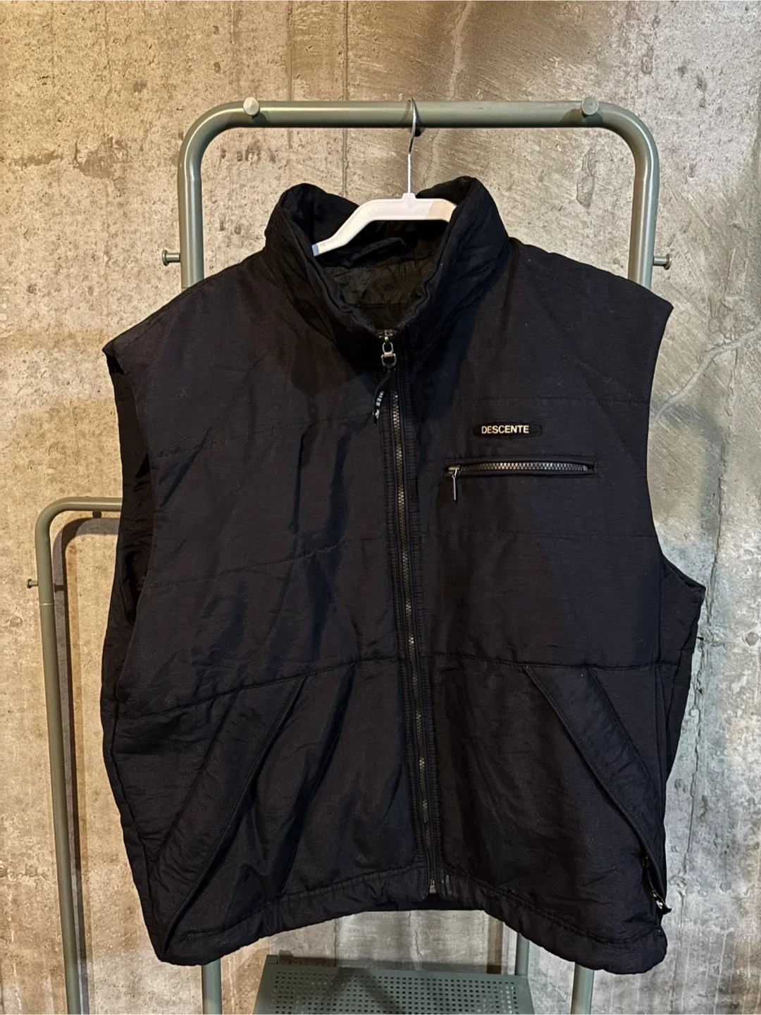 Rare Descente Black Padded Vest