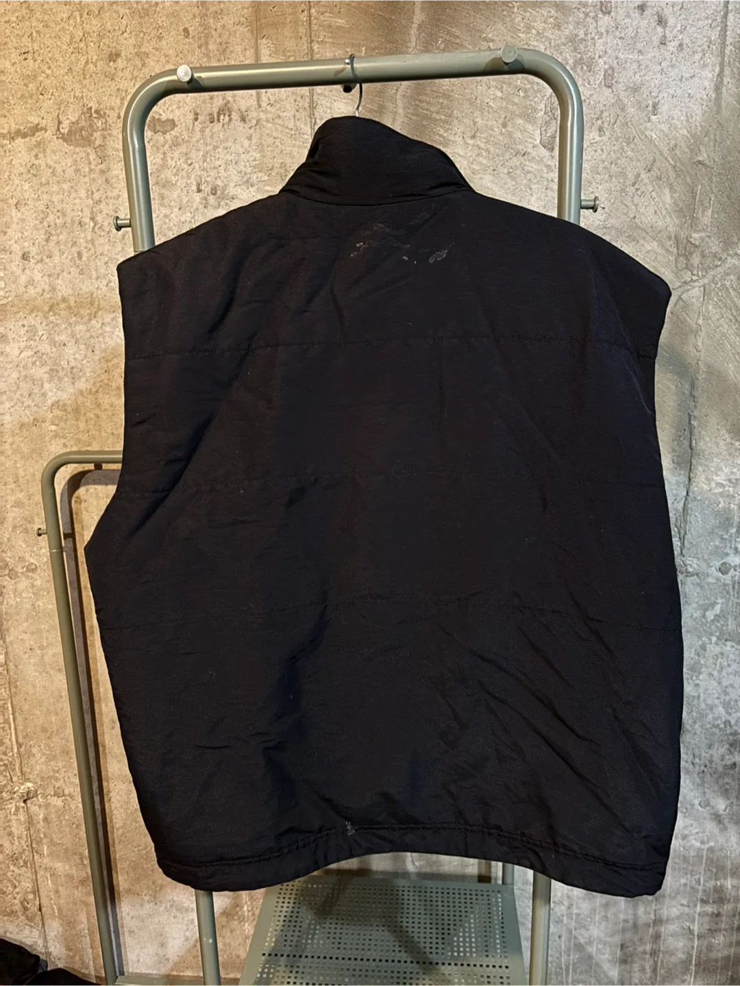 Rare Descente Black Padded Vest image indicator(5)