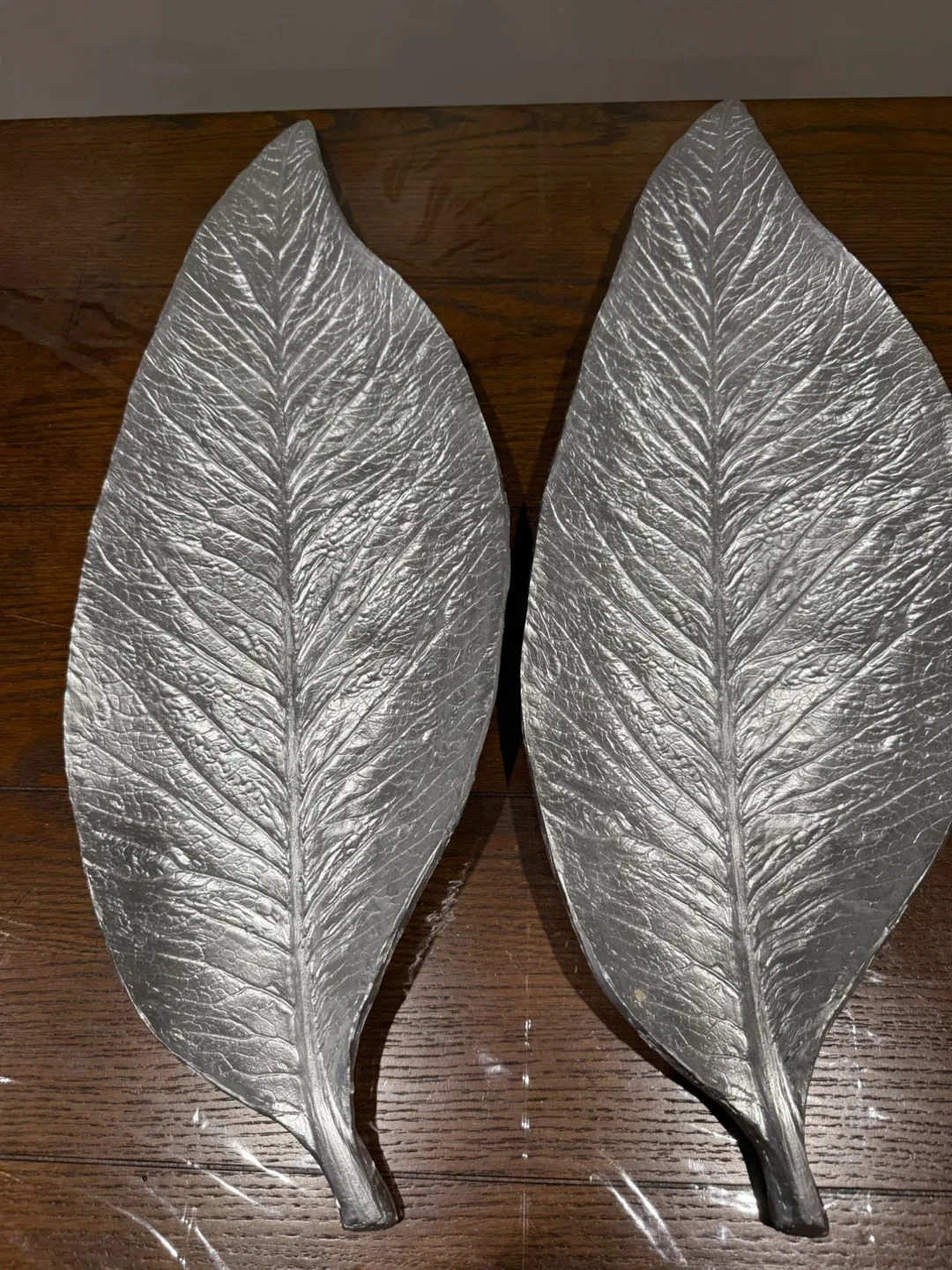 Silver Decorative Leaf Platters - Set of 2 image indicator(3)