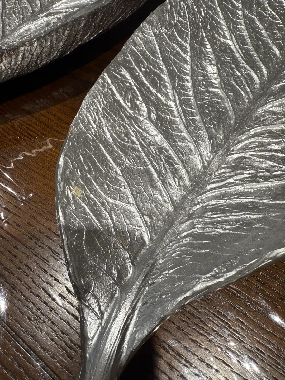 Silver Decorative Leaf Platters - Set of 2 image indicator(2)