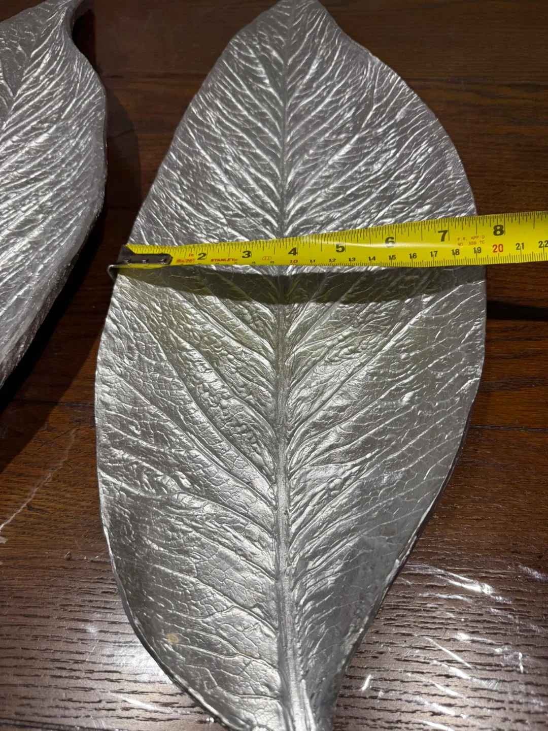 Silver Decorative Leaf Platters - Set of 2 image indicator(6)