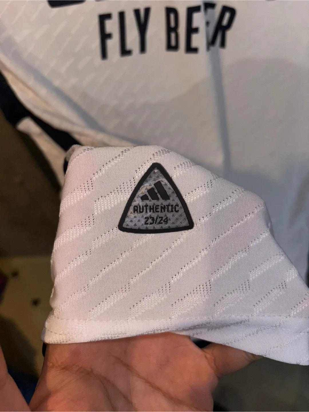 Adidas Real Madrid Bellingham #5 Jersey - Size 2XL image indicator(5)