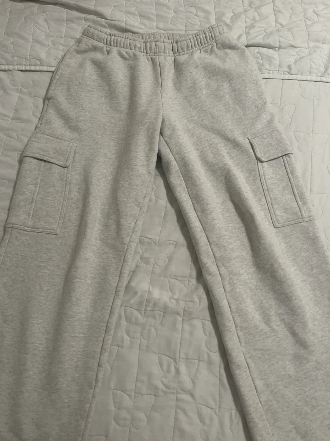 Aritzia Sweatfleece Cargo Pants - Size M image indicator(2)