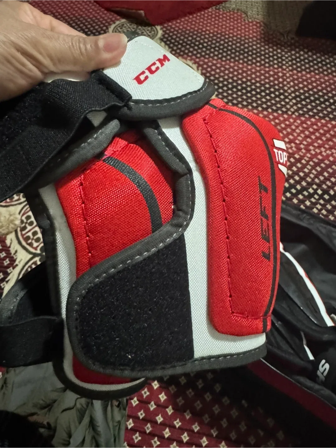 CCM Top Prospect Shoulder Pads - Junior Medium image indicator(5)