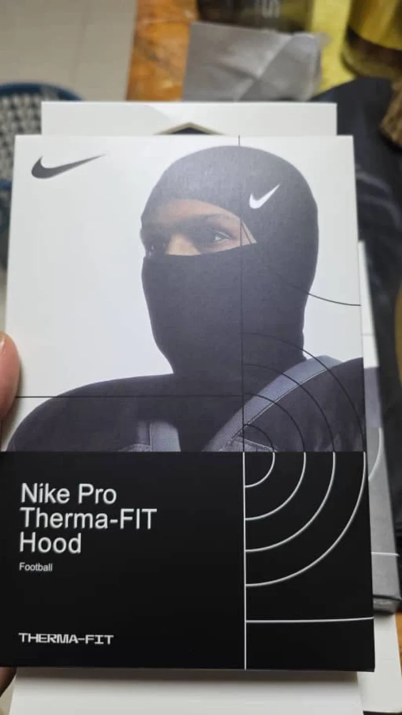 New Nike Pro Therma-FIT Hood image indicator(2)