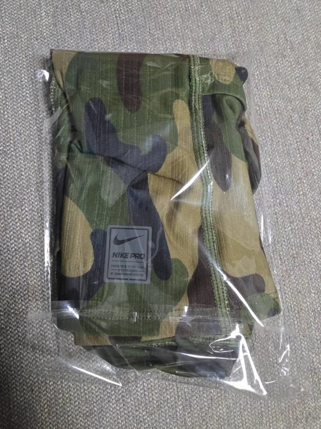 New Nike Pro Therma-FIT Hood image indicator(5)