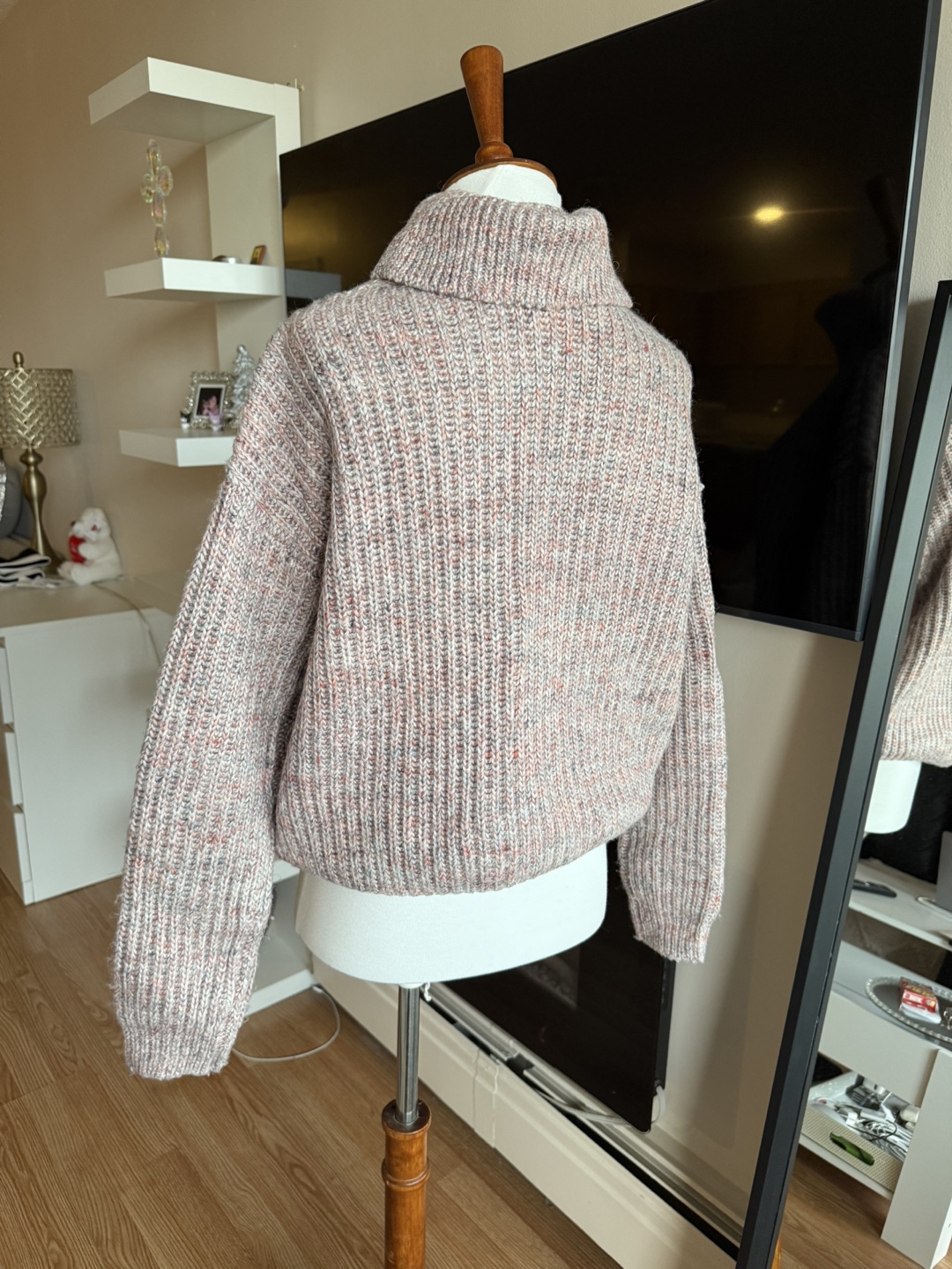 Guess Los Angeles Cutout Turtleneck Sweater - Small - photo 2