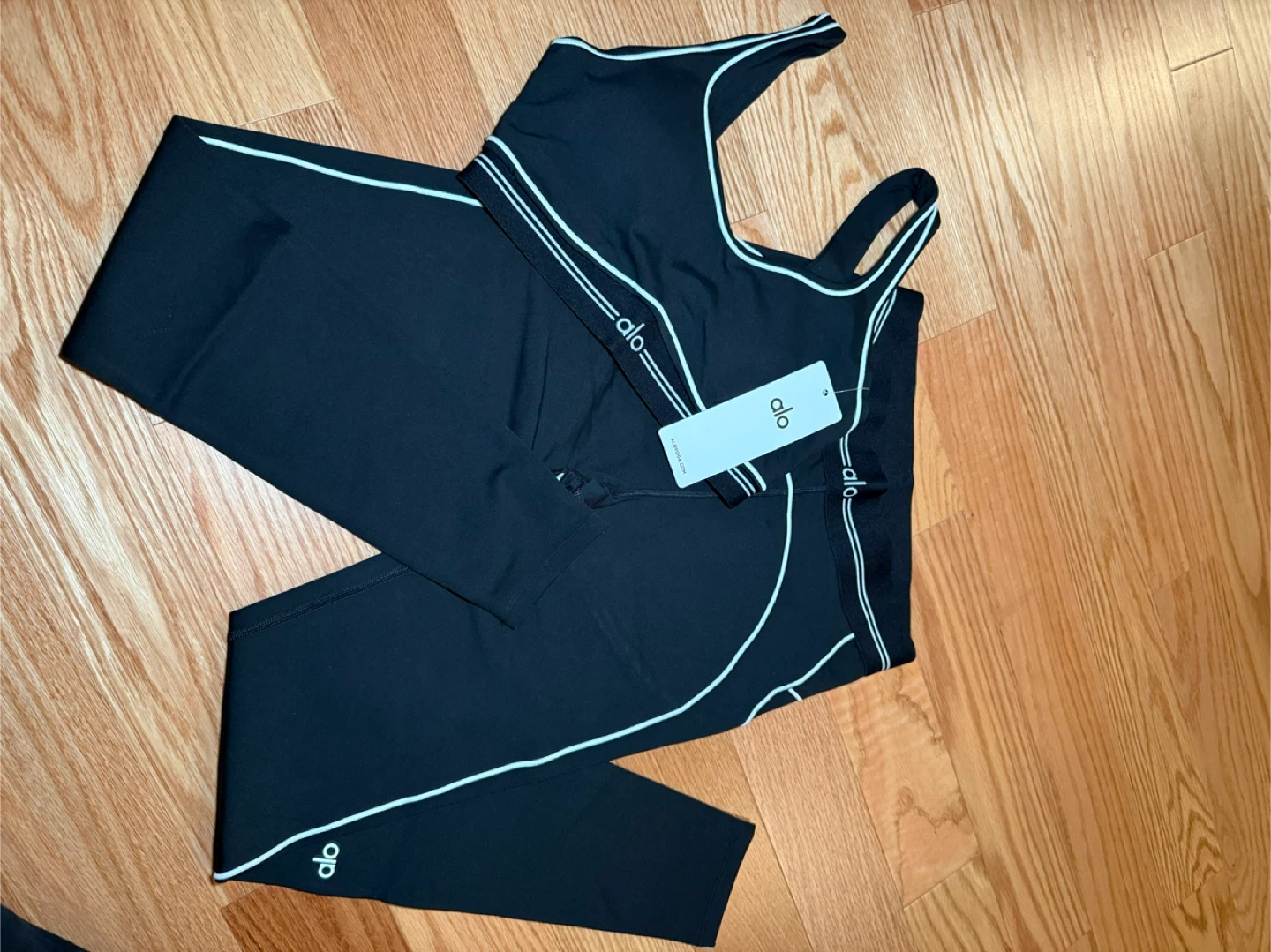 New Alo Yoga Set - Bra & Leggings - photo 5