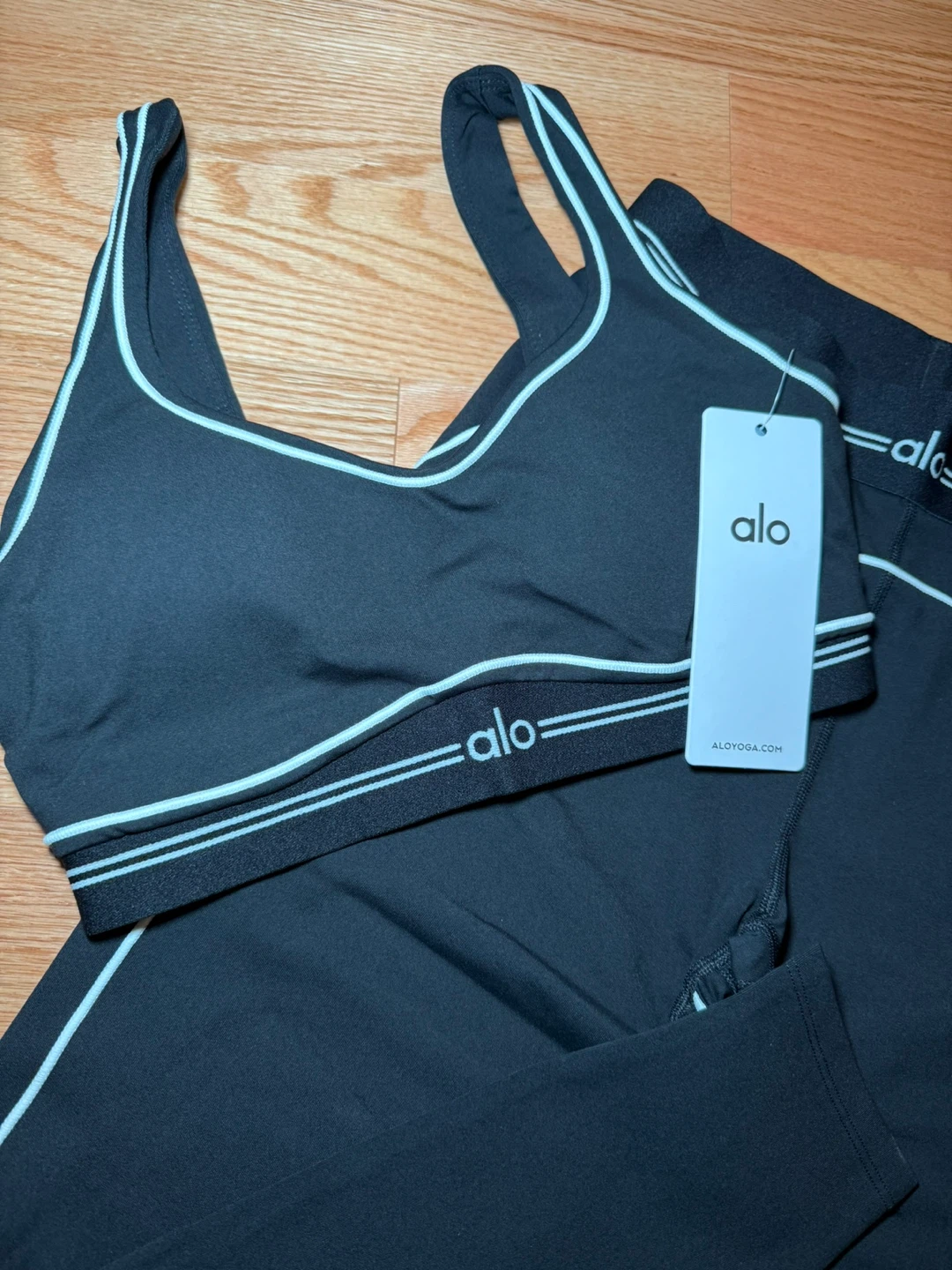 New Alo Yoga Set - Bra & Leggings - photo 3