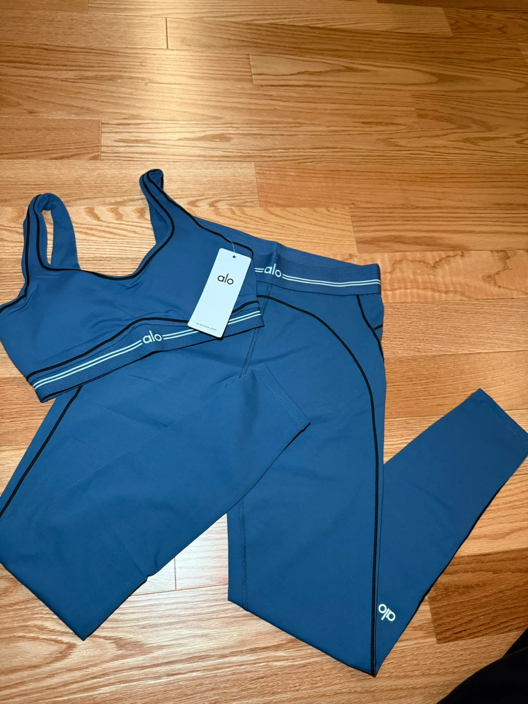 New Alo Yoga Set - Bra & Leggings - Blue