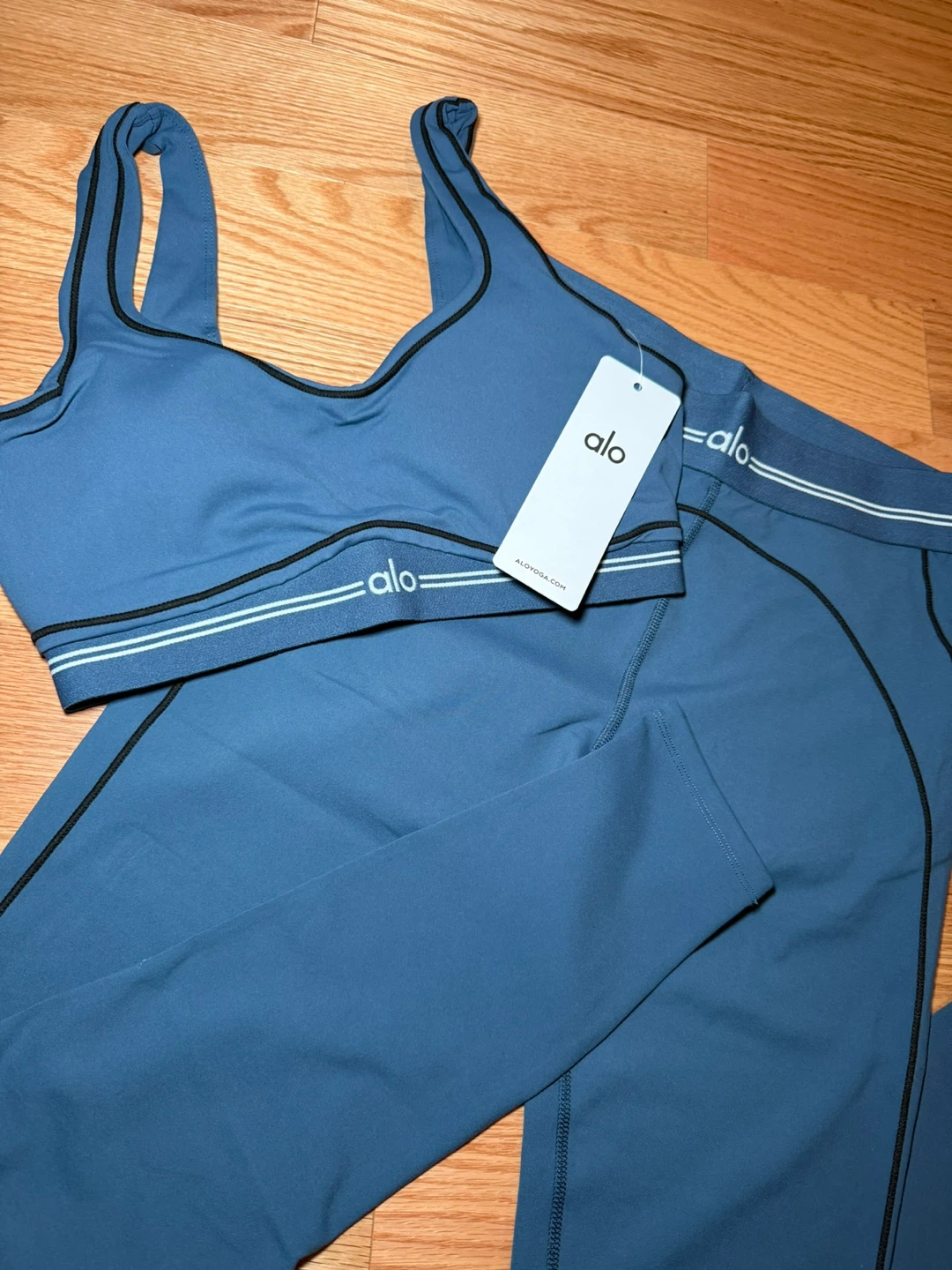 New Alo Yoga Set - Bra & Leggings - Blue - photo 2