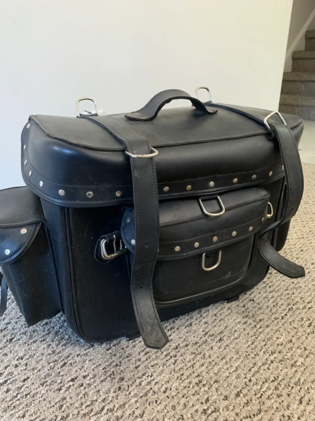 Motorcycle Saddlebag - Black leather image indicator(2)