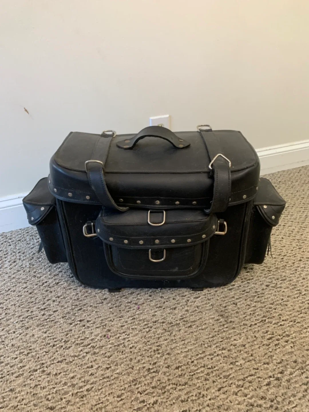 Motorcycle Saddlebag - Black leather image indicator(4)