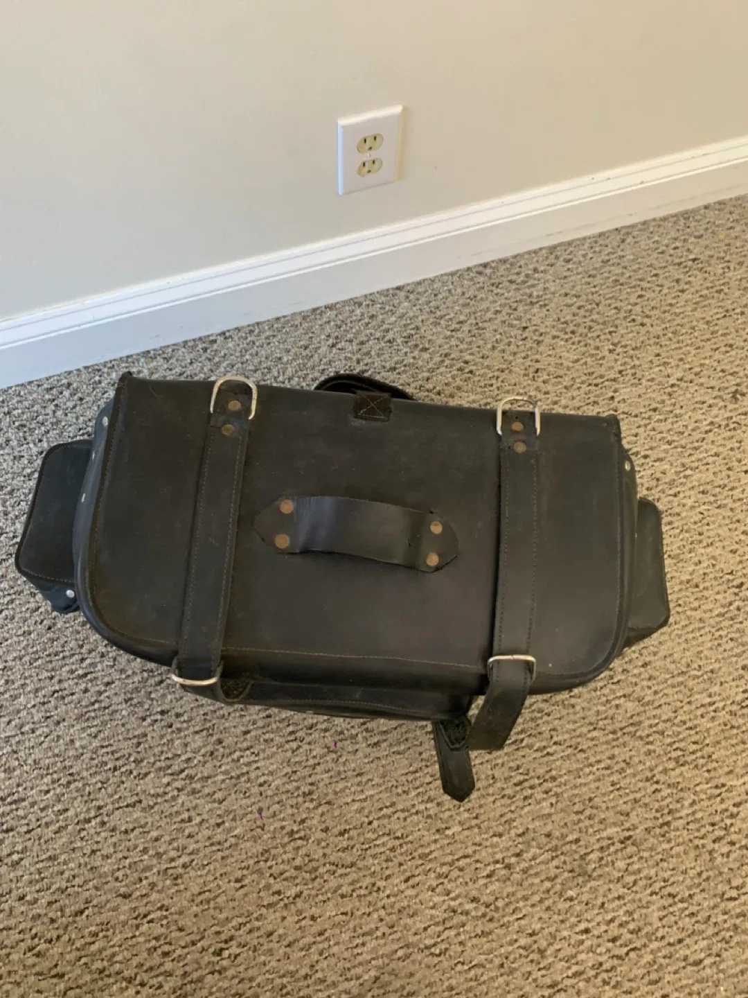 Motorcycle Saddlebag - Black leather image indicator(7)