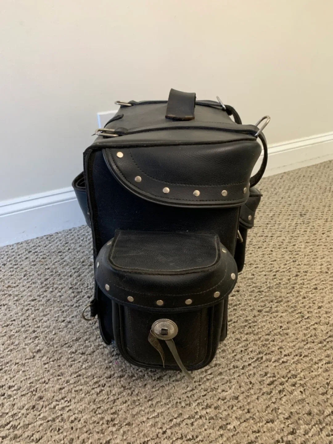 Motorcycle Saddlebag - Black leather image indicator(10)