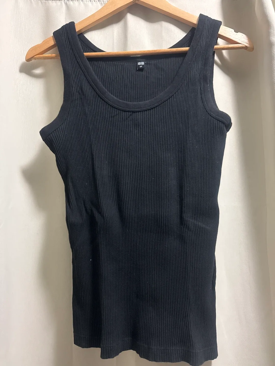 Uniqlo Black Ribbed Tank Top - Size S