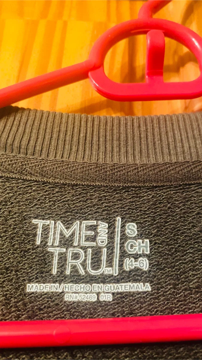 Time and Tru Camo Pullover - Size M image indicator(2)