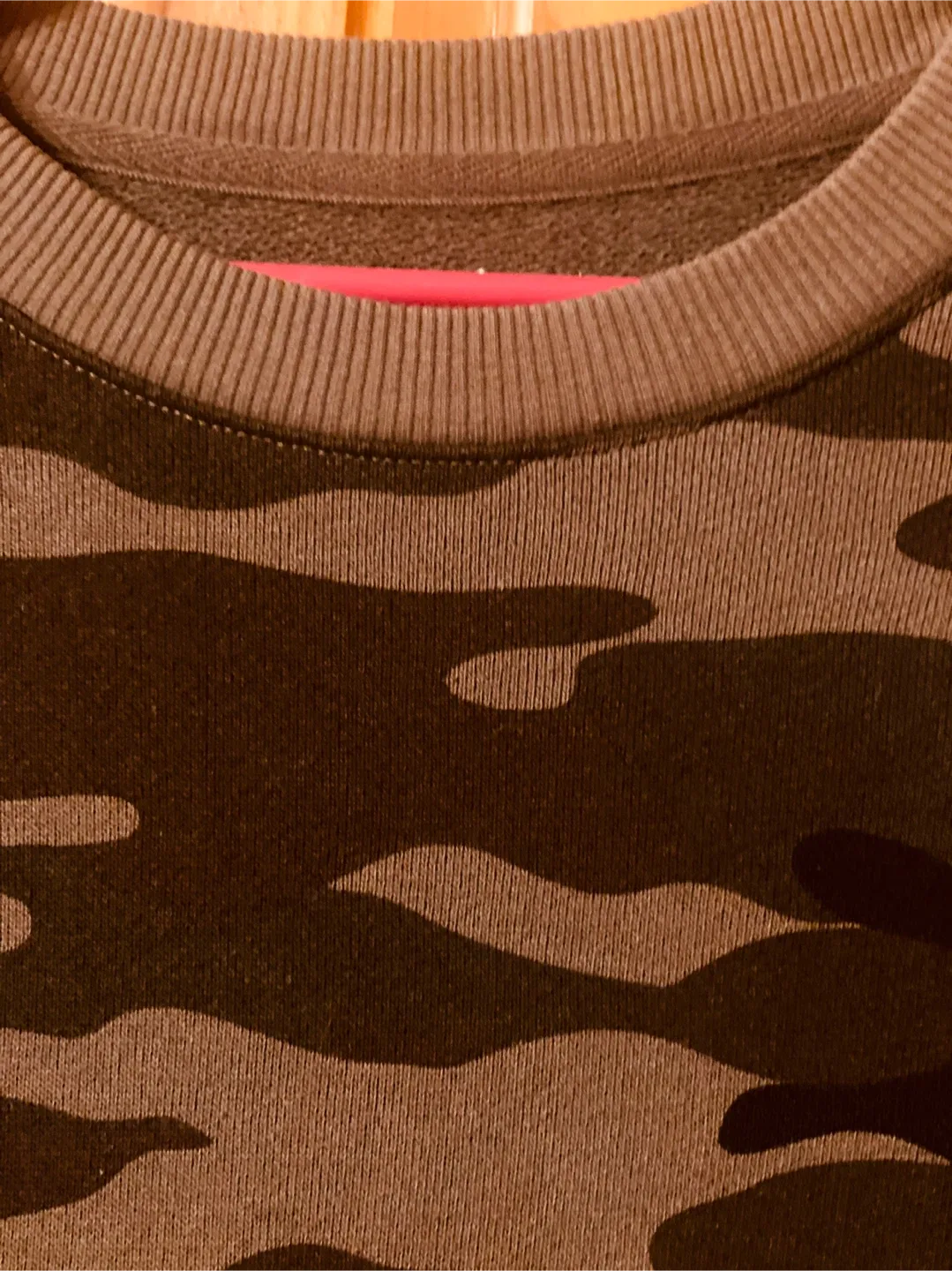 Time and Tru Camo Pullover - Size M image indicator(4)