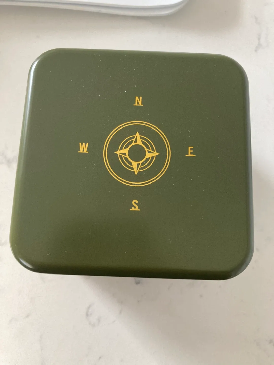 New Fossil BQ2884 Gold/Green Watch with Box image indicator(4)