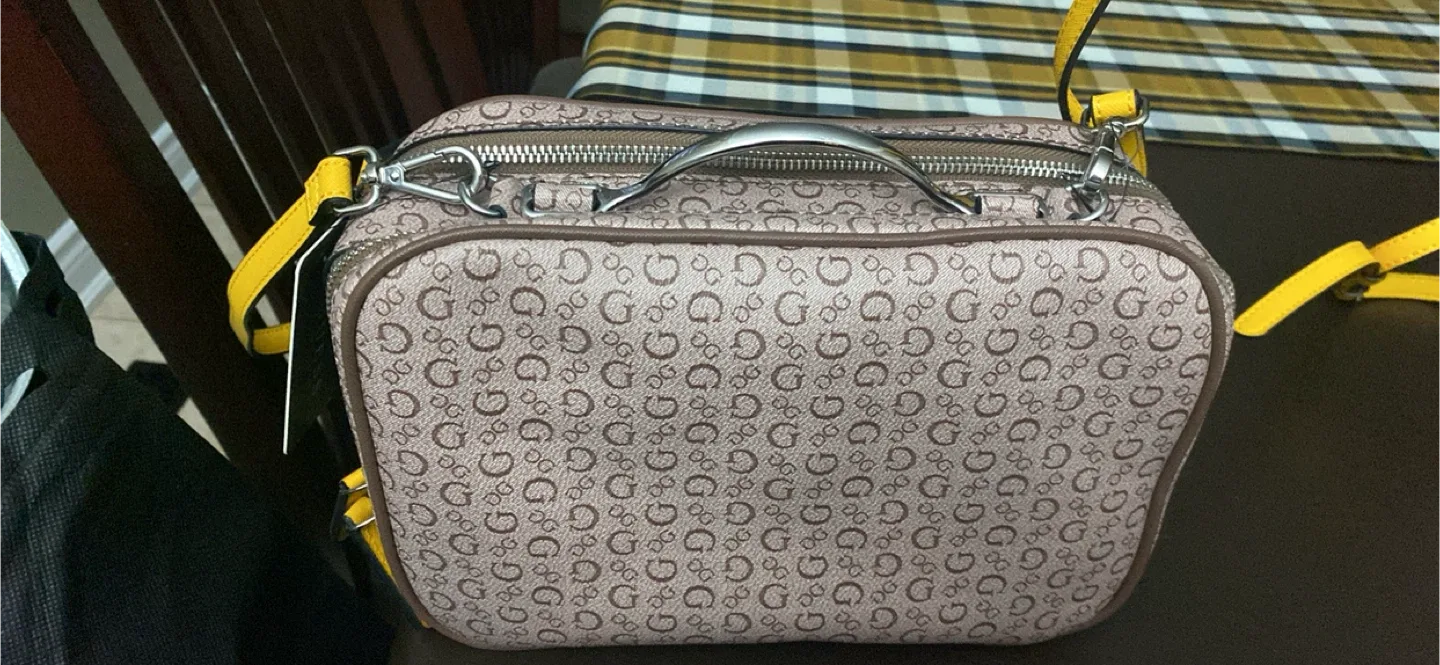 Guess Satchel Bag image indicator(2)