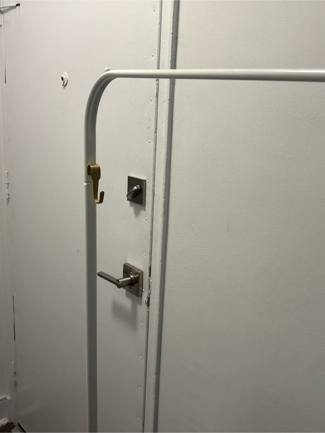 IKEA MULIG Clothes Rack - White image indicator(3)