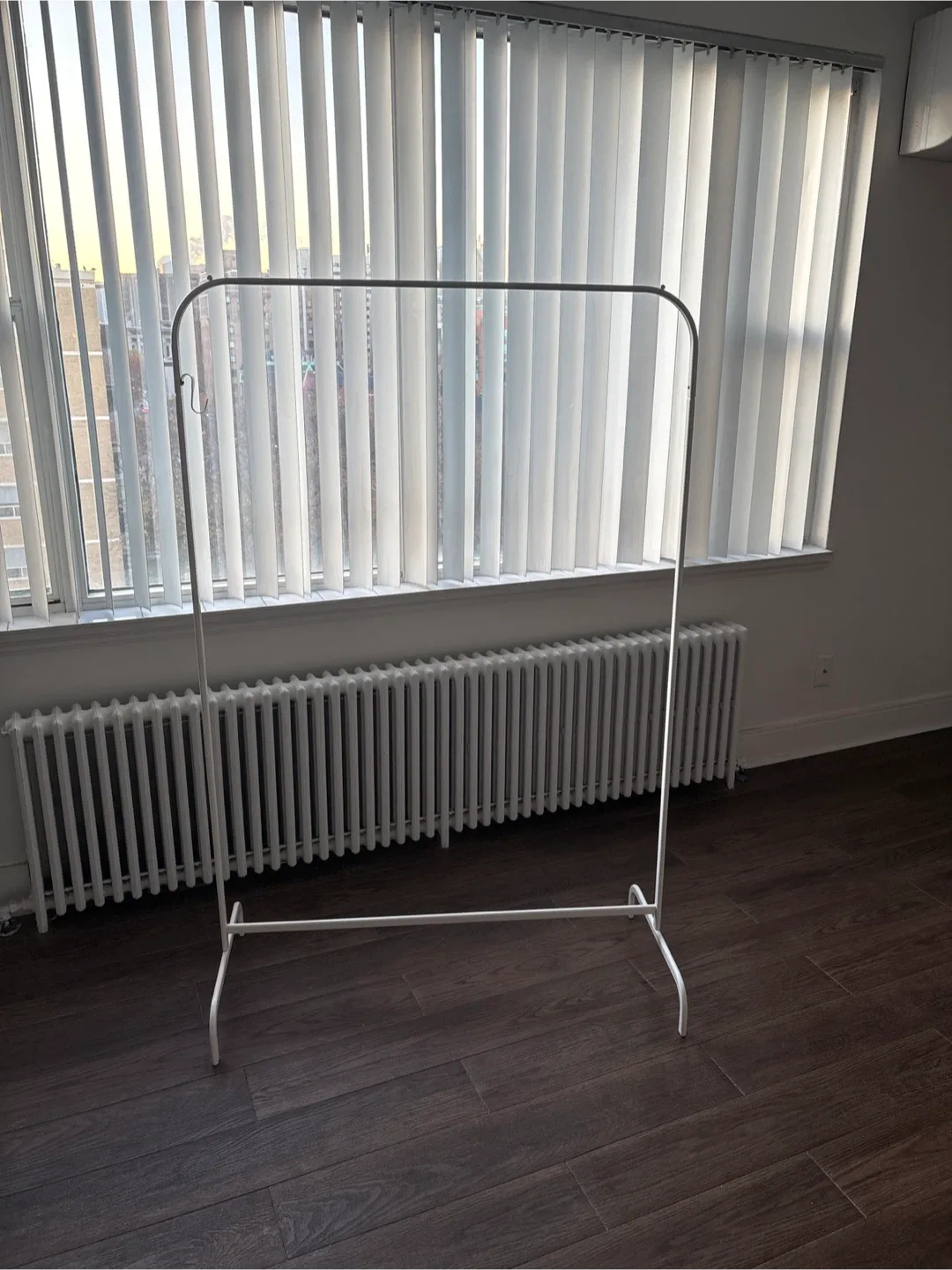 IKEA MULIG Clothes Rack - White image indicator(2)