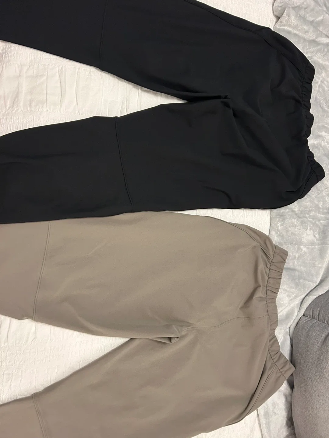 Lululemon Pleated Pants - Black & Tan image indicator(2)
