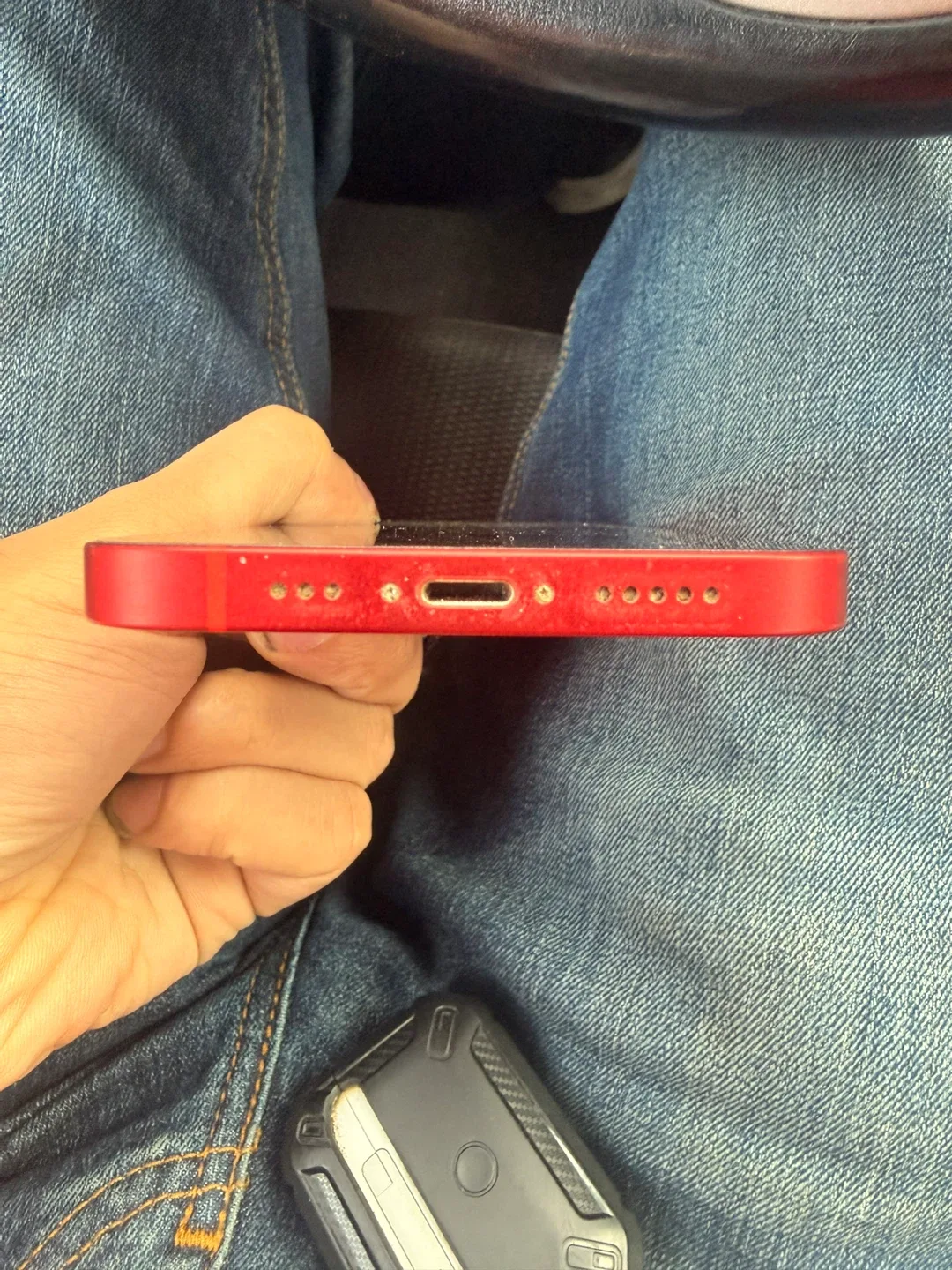 Red iPhone 12 - 64GB image indicator(4)