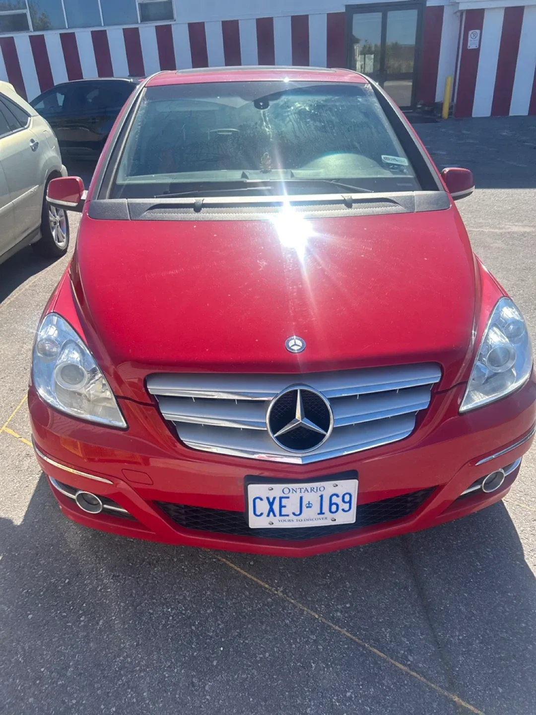 Mercedes-Benz B 200 Turbo - Red