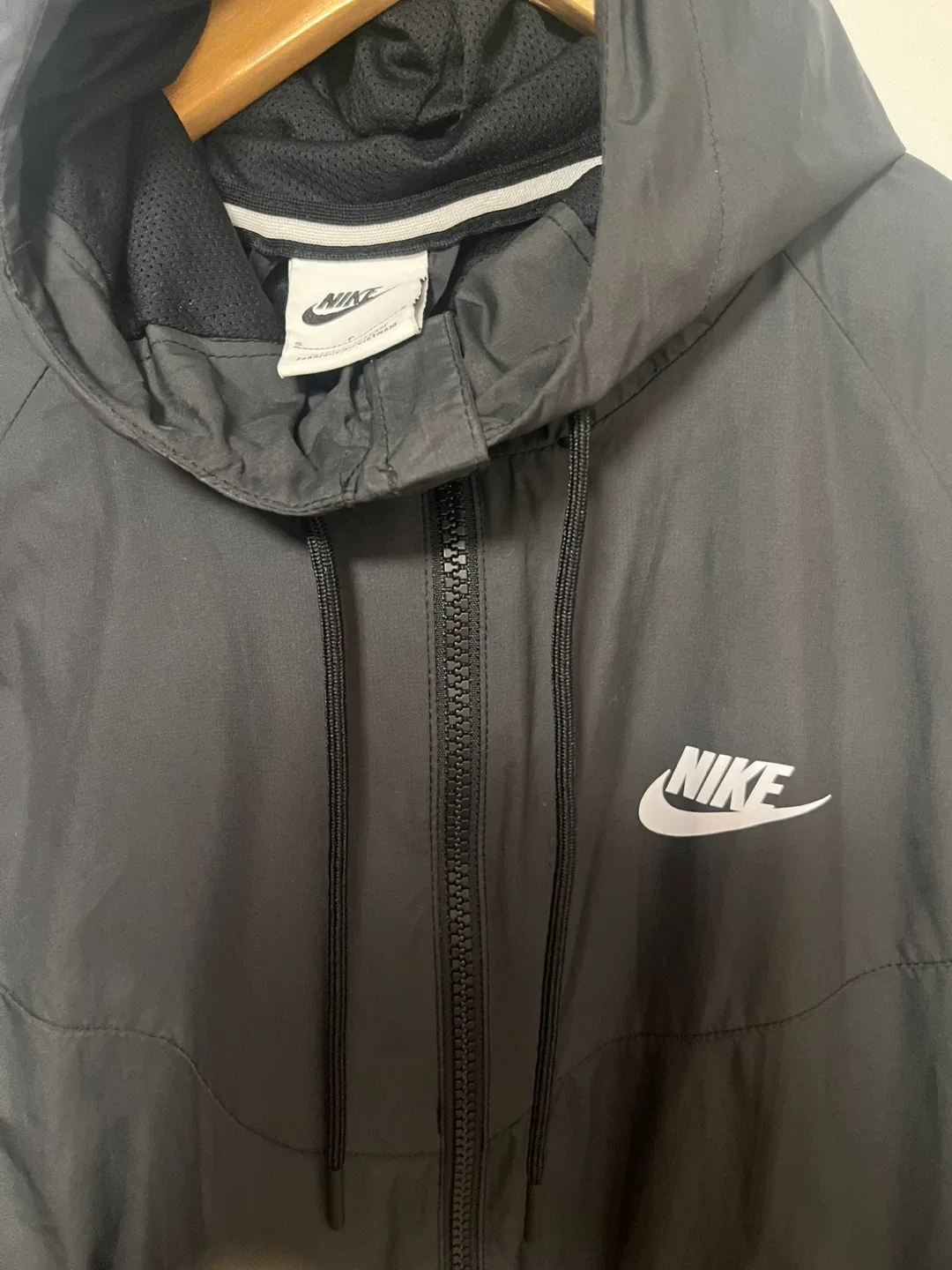 Black waterproof zip up hood, Nike jacket adult small unisex image indicator(4)