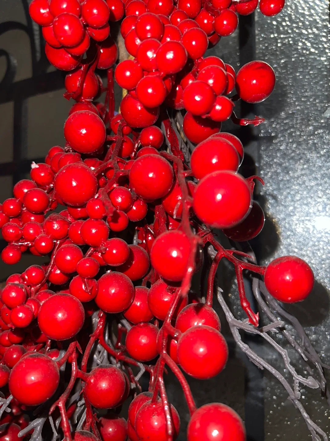 Red Berry Christmas Wreath image indicator(3)