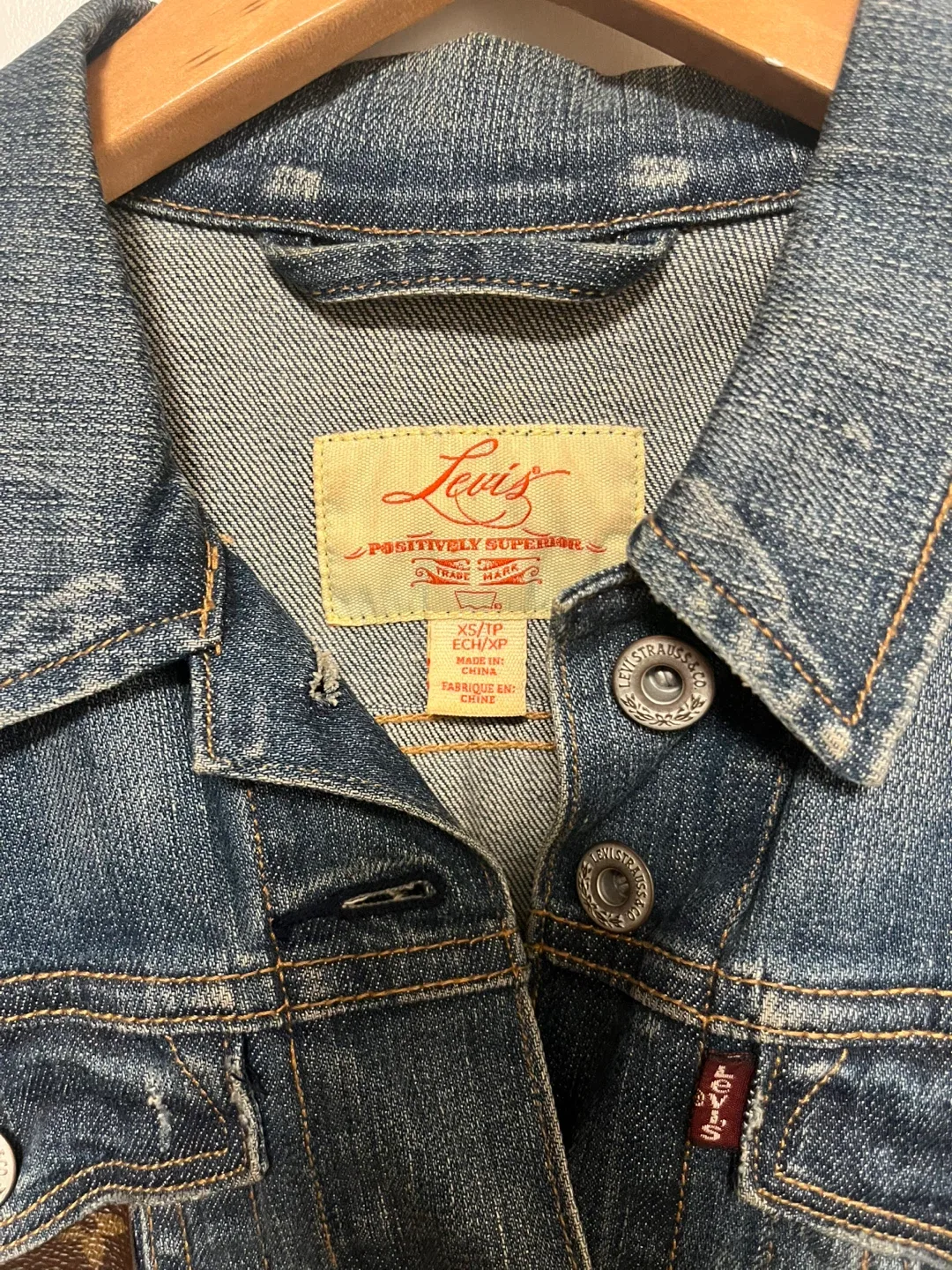 LEVIS jean jacket, customized size extra small acid wash image indicator(2)