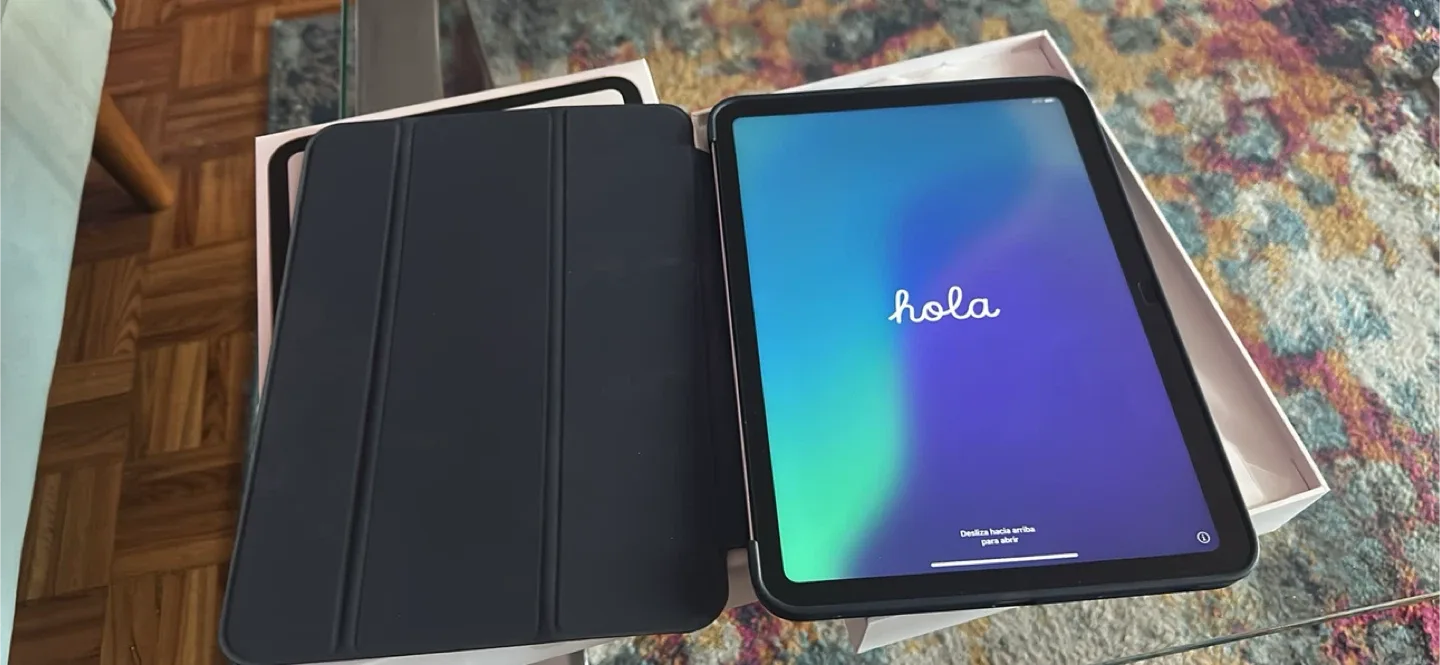 New Apple iPad 10th Gen with Case