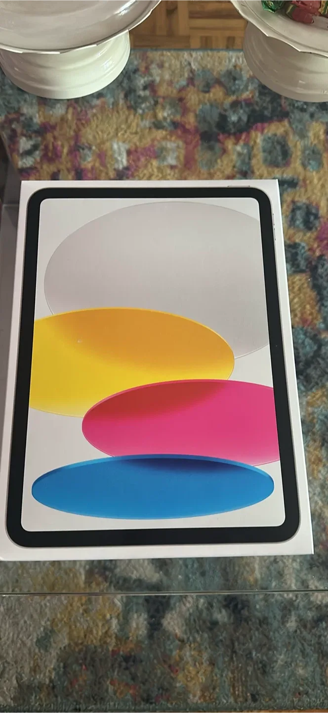 New Apple iPad 10th Gen with Case image indicator(4)