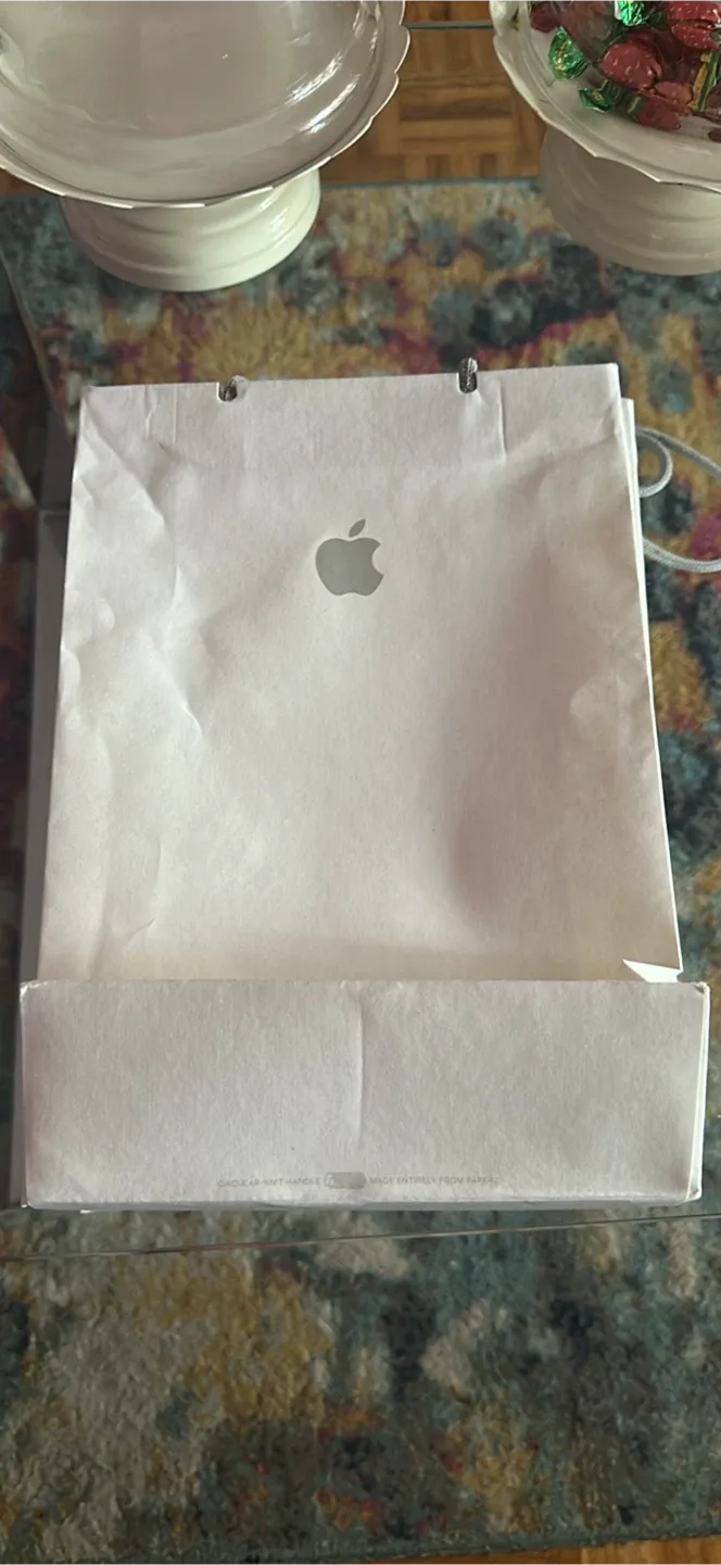 New Apple iPad 10th Gen with Case image indicator(5)