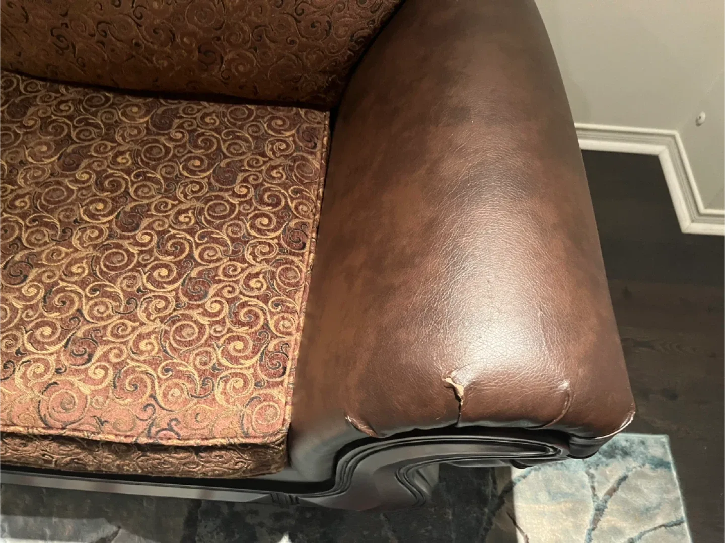 Brown Leather Sofa & Armchair Set image indicator(5)