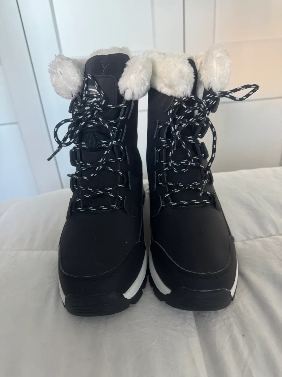 BRAND NEW Winter Boots Ladies Size 11 Waterproof image indicator(4)
