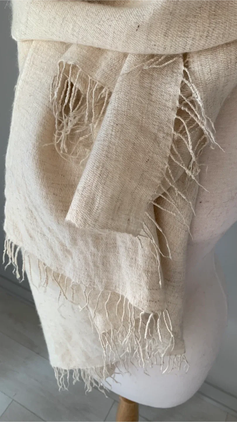 Vintage Premium Pure Lamb Wool & Cashmere Shall Unisex image indicator(3)