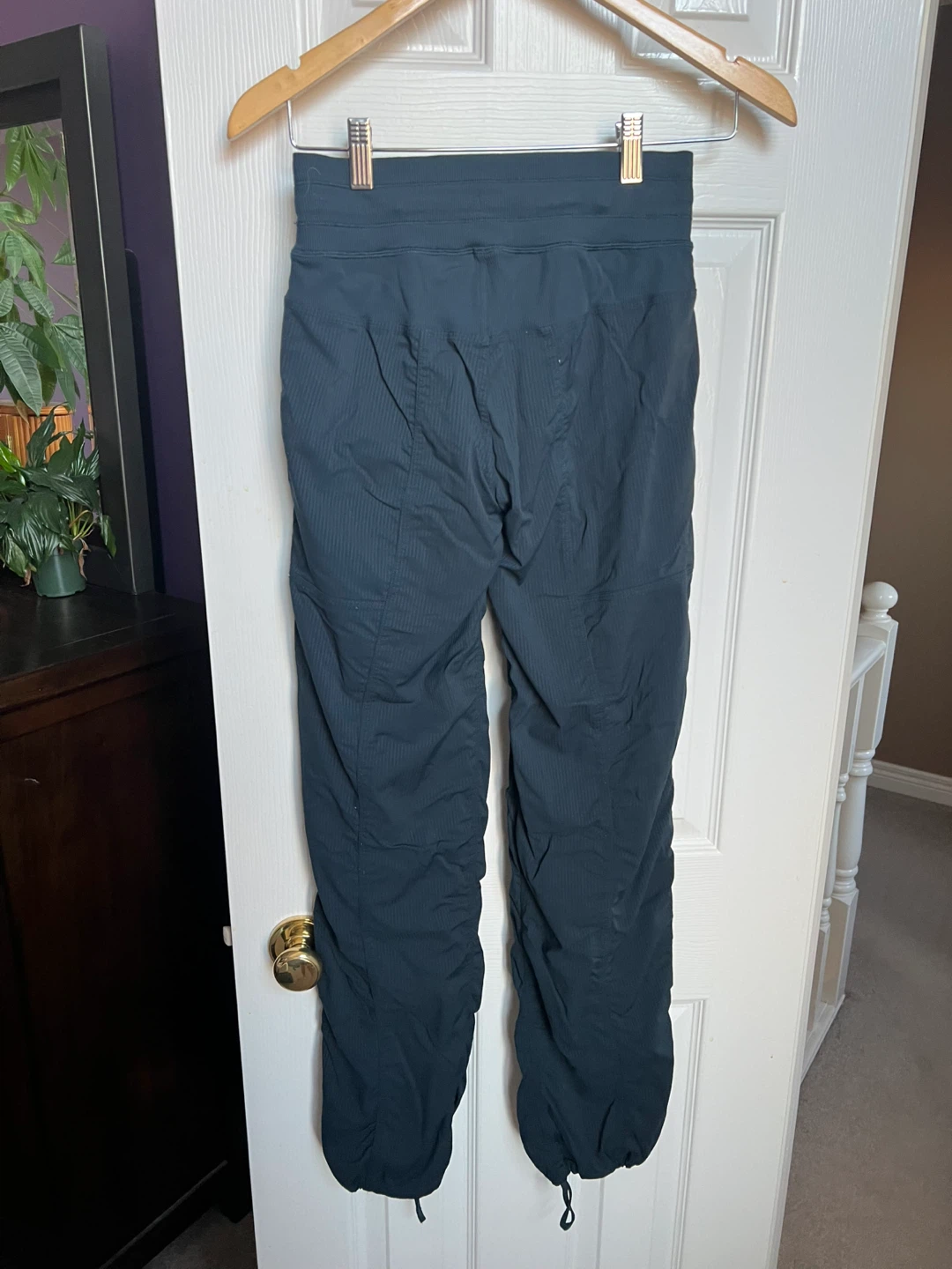 Size 2 lined lulu dance studio pants - photo 2