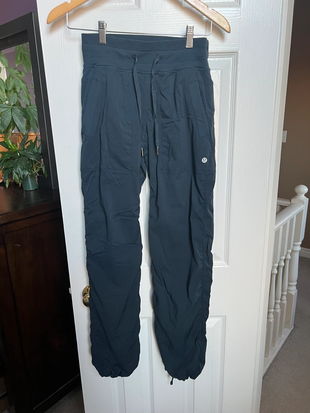 Size 2 lined lulu dance studio pants