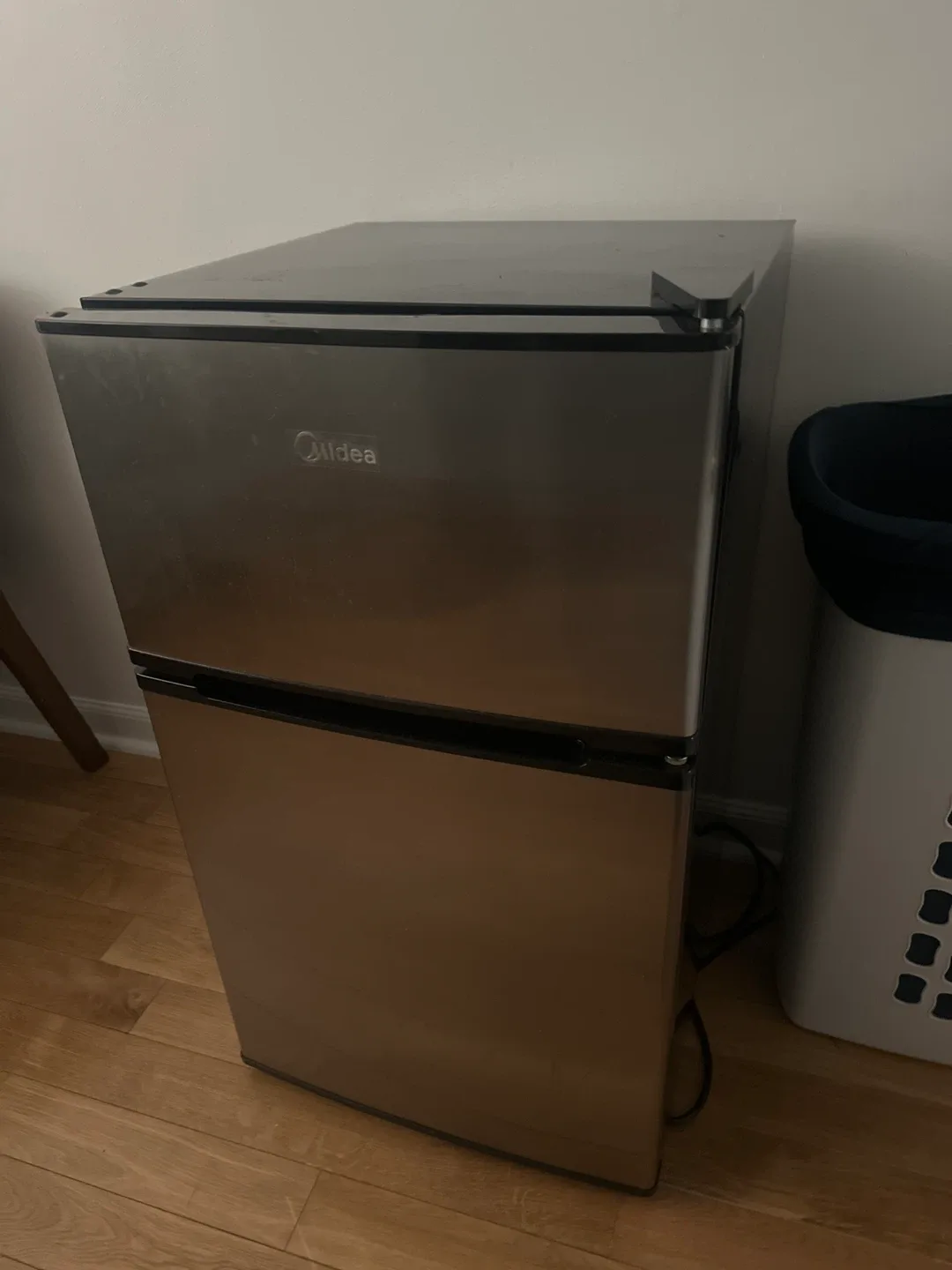 Midea Compact Refrigerator - Silver image indicator(5)